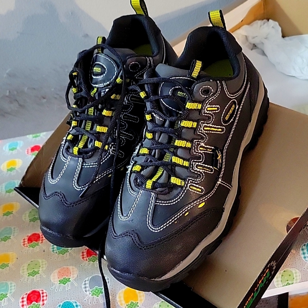HYTEST Safety shoes, never worn, original box and tag. Size Men's 12 Medium